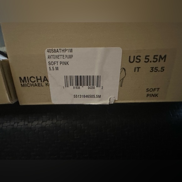 NWT- MICHAEL KORS ANTOINETTE PUMP SOFT PINK w/ORIGINAL BOX - Picture 7 of 7